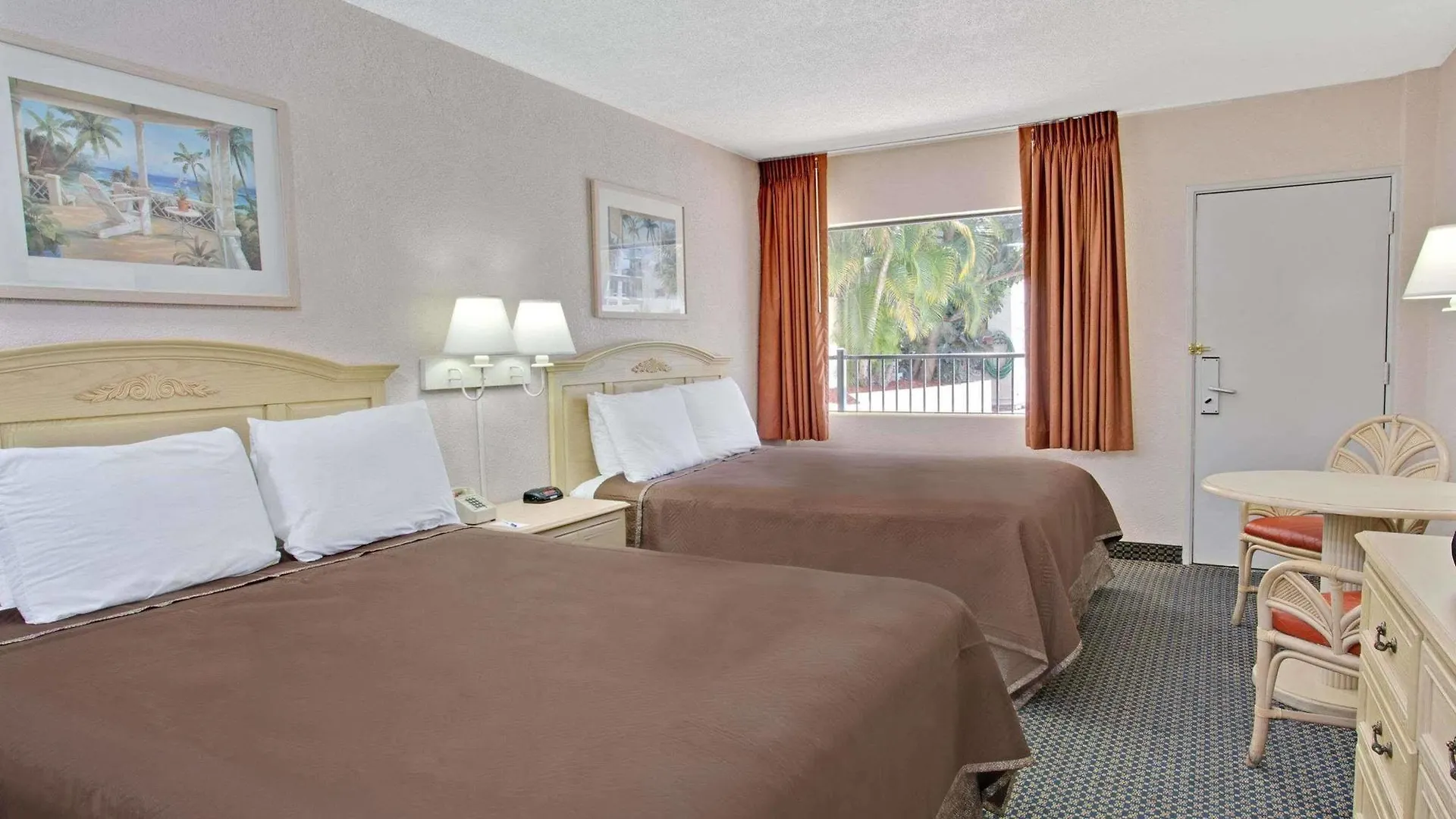 Travelodge By Wyndham Orlando Downtown Centroplex Motel